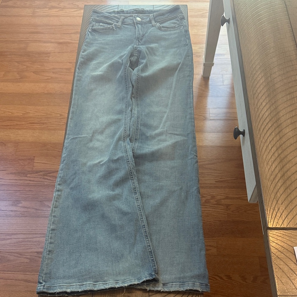 Wild Fable High Rise medium wash flare jean size 2